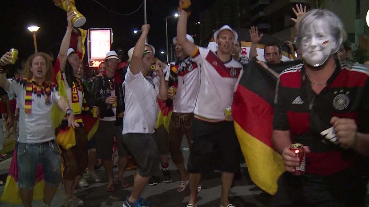 Brazil: Merkel dances night away with German fans