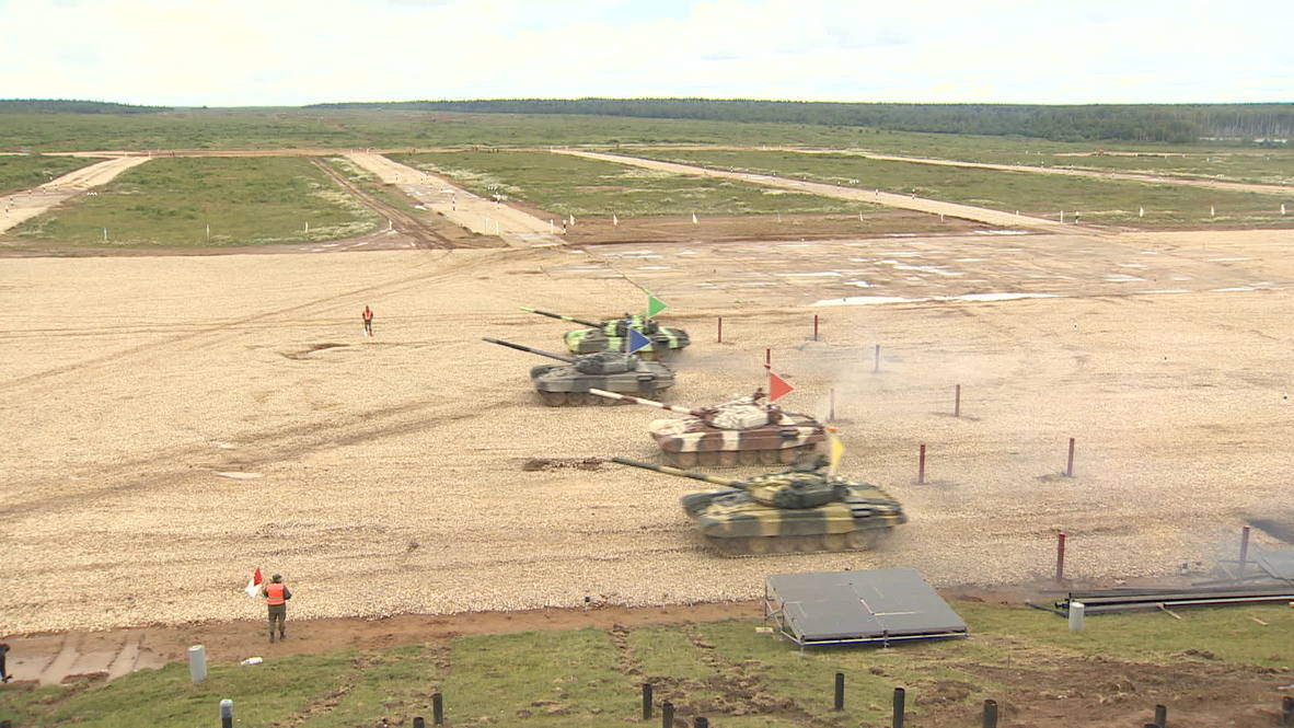 Russia: T-72B tanks pelt across assault course in biathlon qualifiers
