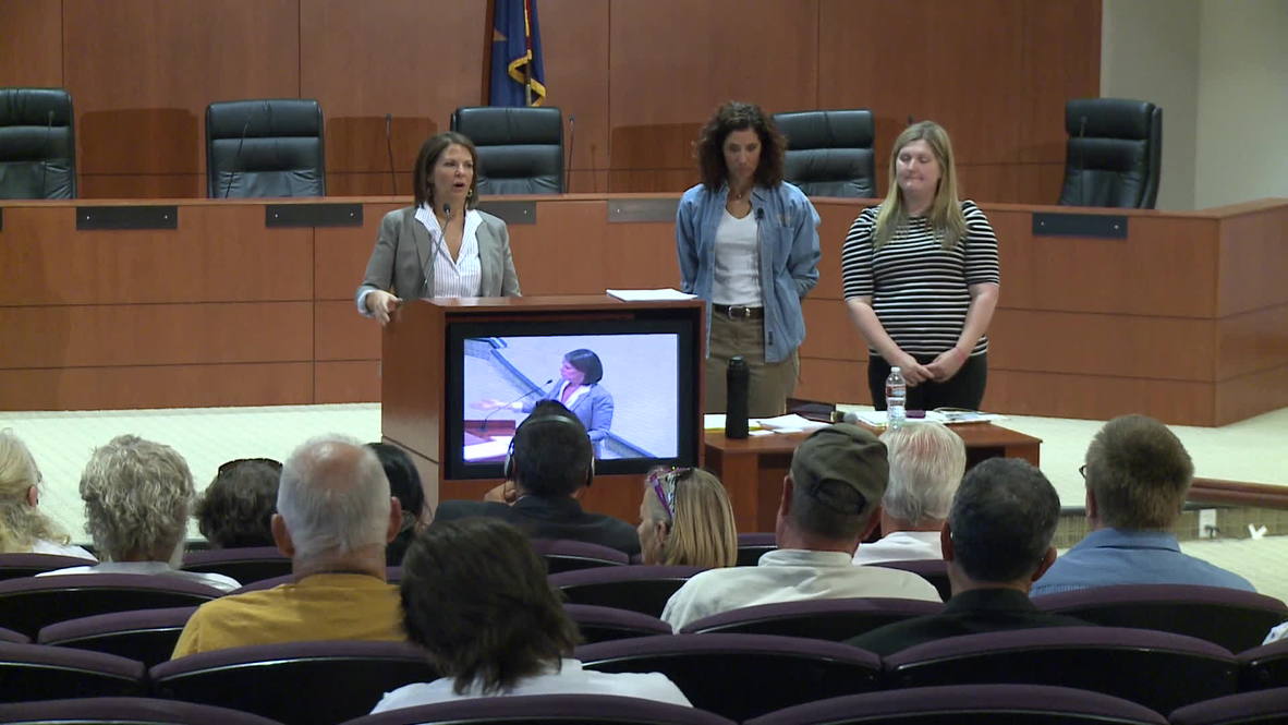 USA: "Chemtrail" forum pits politician against the people