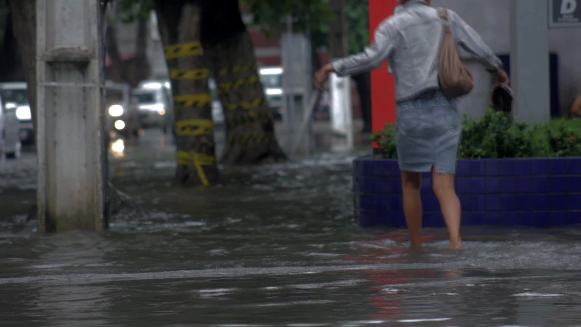 Brazil: Floods strike Recife as Germany beats US