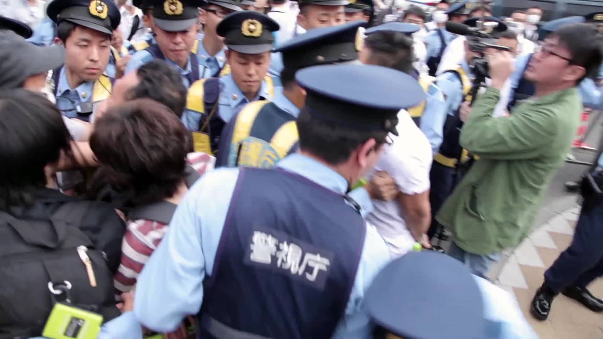 Japan: Clashes in Tokyo as "collective self-defence" ban lifted