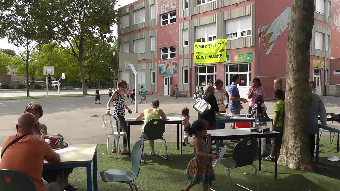France: School occupied to provide housing for asylum seekers