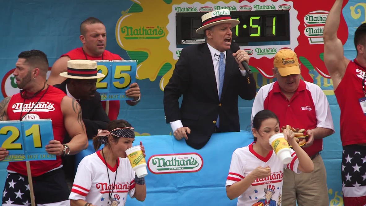 USA: 'Jaws' downs 61 hot dogs in 10 minutes for eighth title