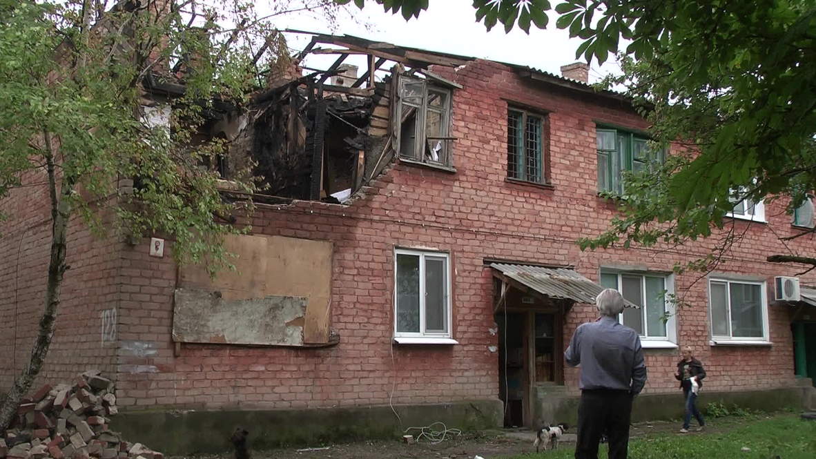Ukraine: Villagers' lives left in rubble