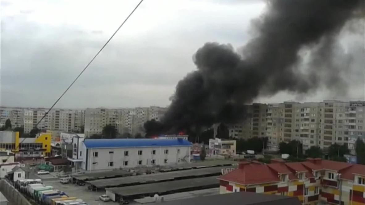 Ukraine: Smoke continues to rise above Lugansk