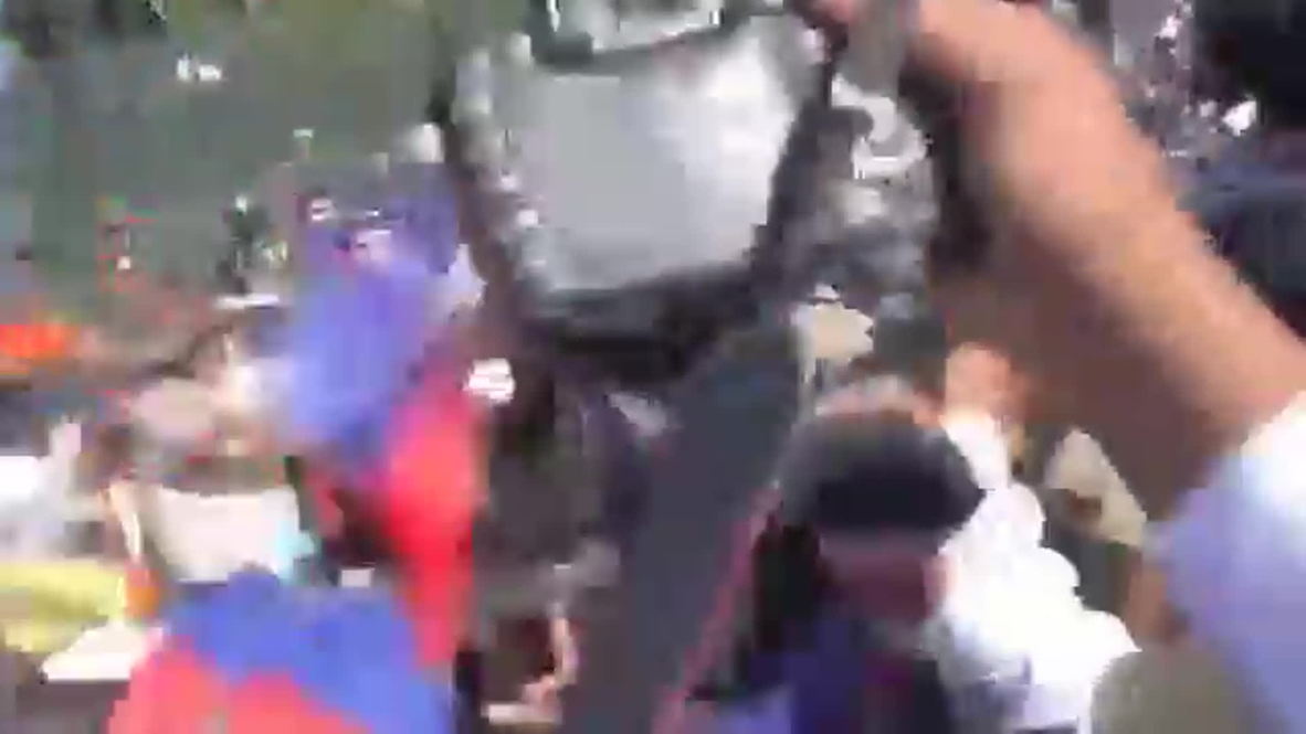 Cambodia: Protesters beat back security guards in Freedom Park