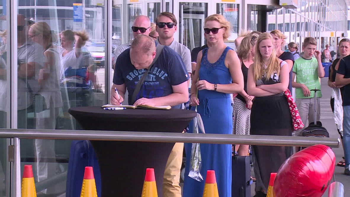 Netherlands: Schipol airport becomes shrine for MH17 crash victims