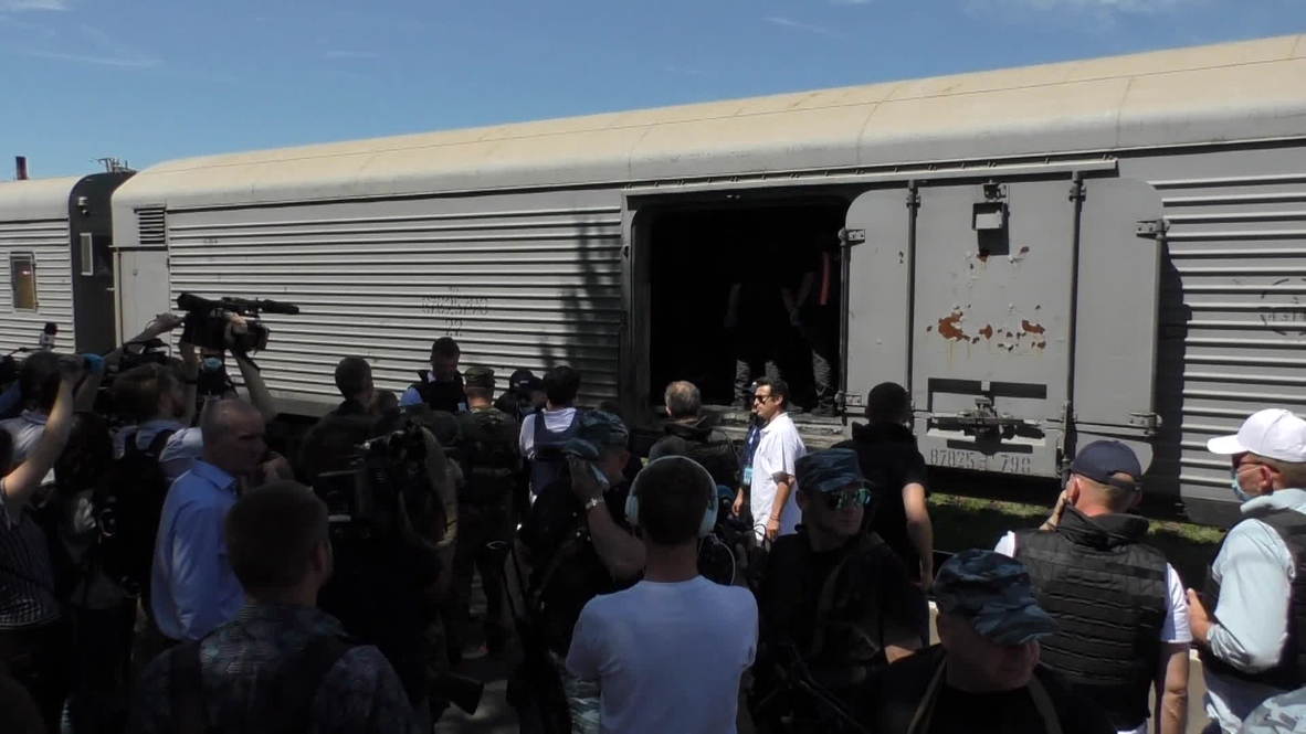 Ukraine: Bodies of MH17 victims sealed in train by OSCE