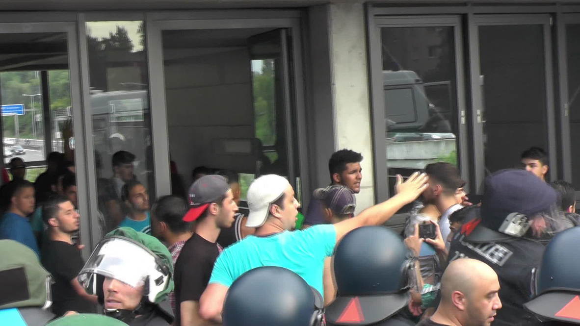 Germany: Police clash with pro-Palestine protesters in Berlin