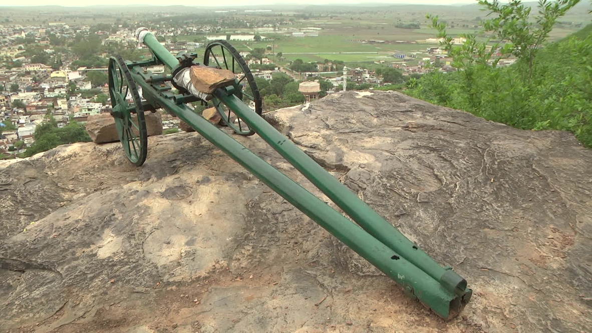 India: Cannon blast marks the breaking of Iftar in Raisen