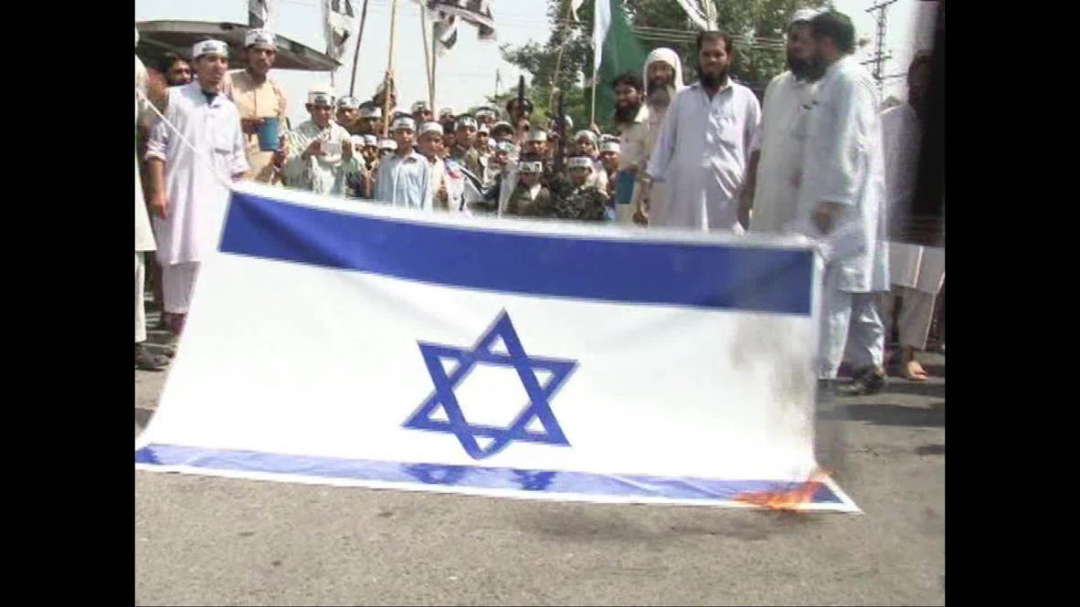 Pakistan: Kids set Israeli flags alight in Jammat-u-Dawa protest