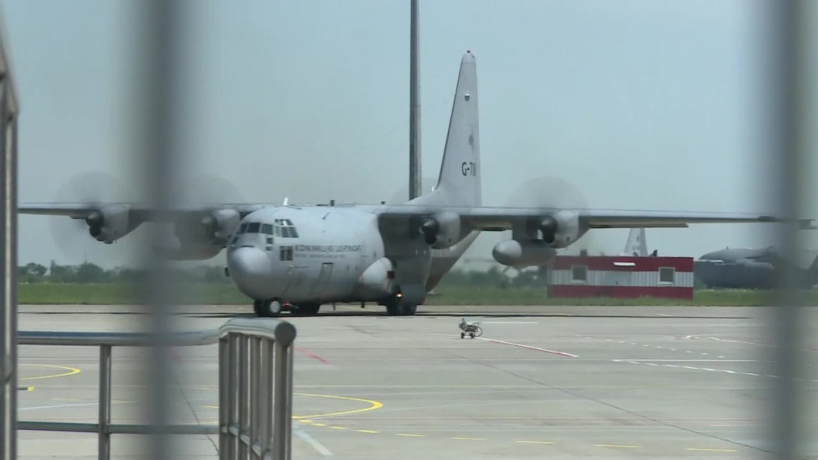 Ukraine: More MH17 bodies flown out of Kharkov airport