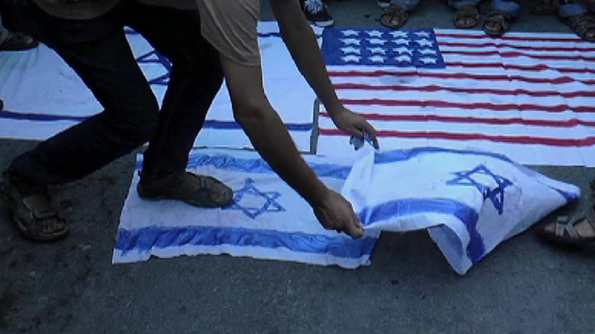 Pakistan: Israeli and US flags burned in Karachi on Al-Quds Day