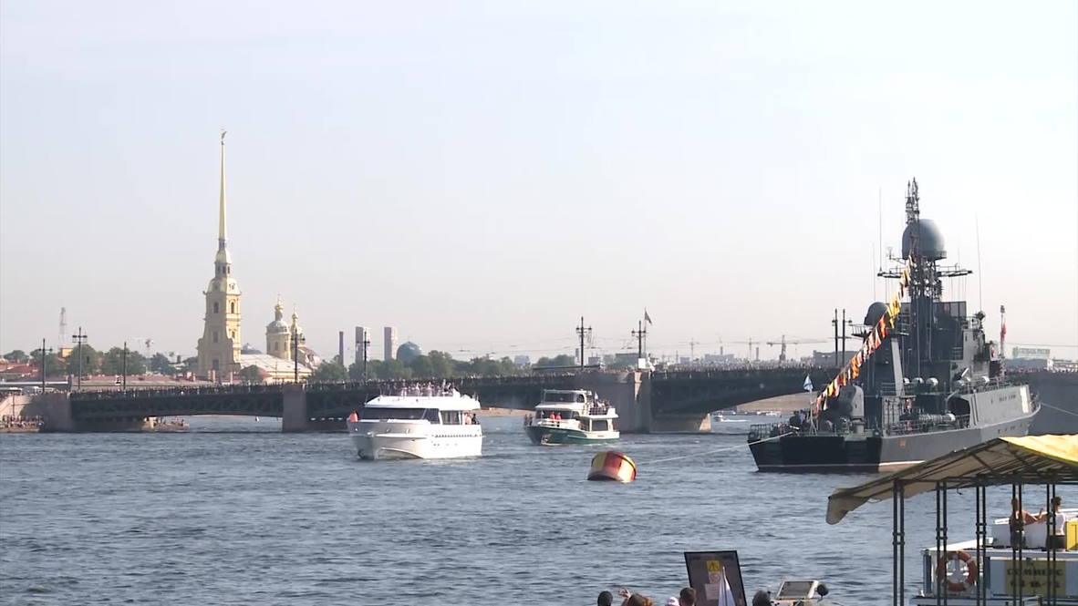 Russia: St. Petersburg celebrates Navy Day
