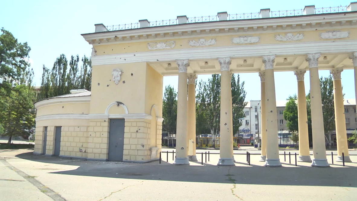 Ukraine: Shelling hits Premier League football stadium in Lugansk