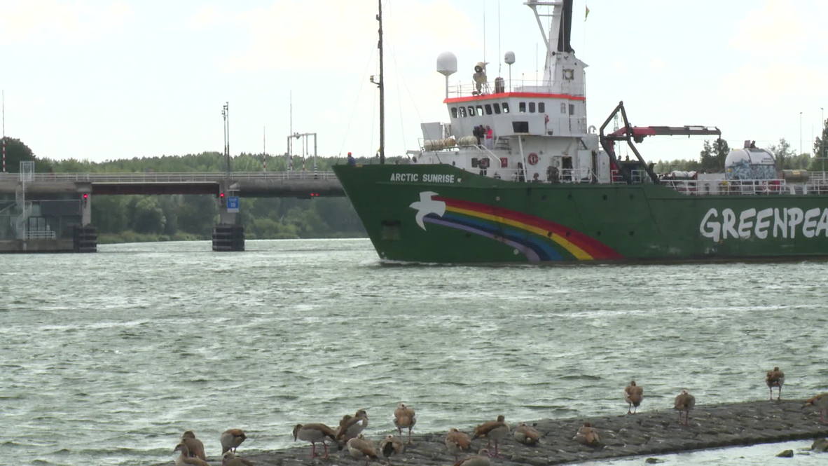Netherlands: 'Arctic Sunrise' returns from Russia