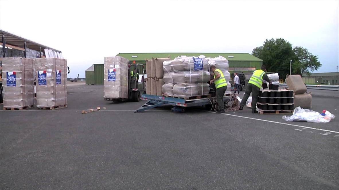 France: Humanitarian aid packed for Iraq *POOL*