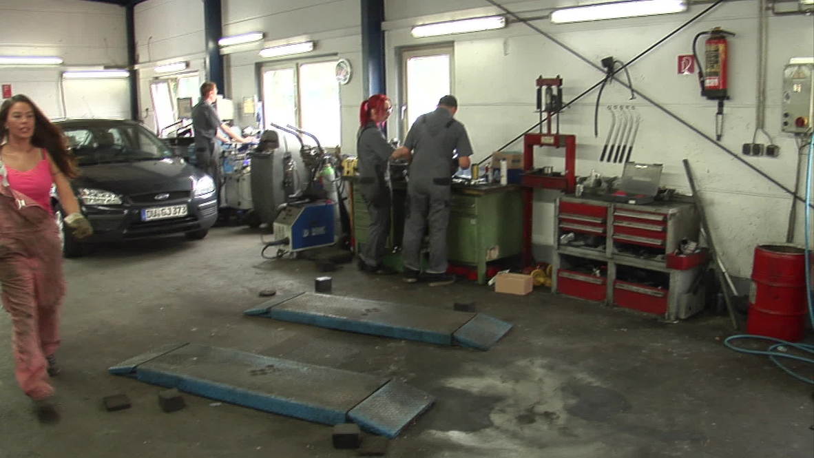 Germany: See these sexy scrap metal ladies get down and dirty