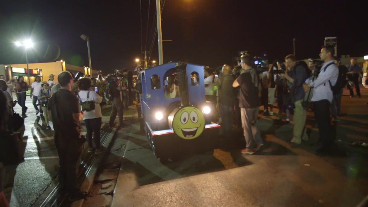 USA: Thomas the Tank Engine joins tense Ferguson protests