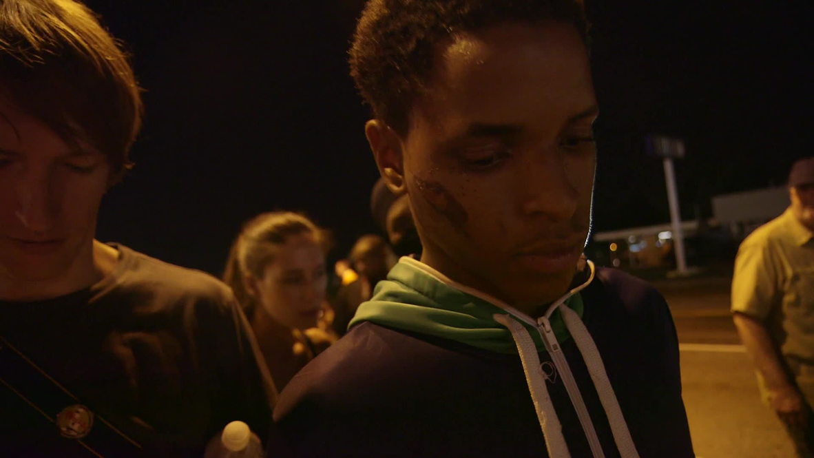 USA: Ferguson police just punched this teenager in the face