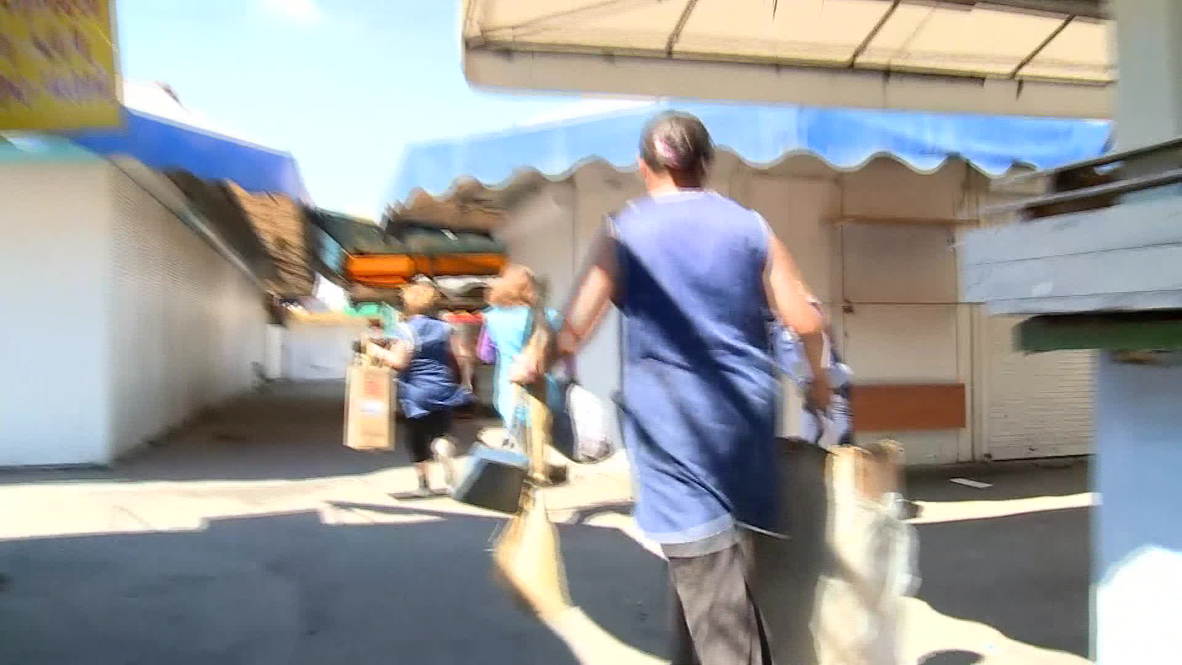 Ukraine: Watch Lugansk locals run for their lives during shelling