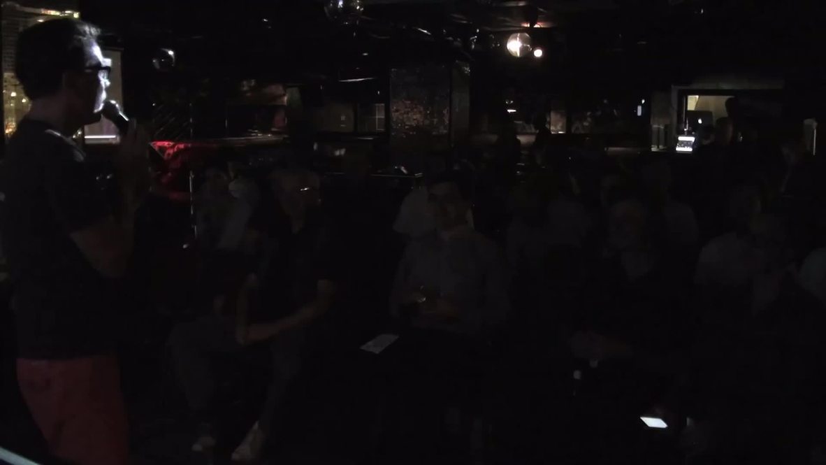 UK: Apple fanatics go clubbing in London for iPhone 6 launch