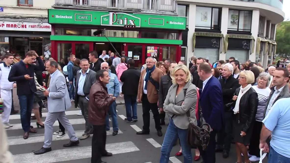 France: "This government is lost" - Le Pen slams Hollande