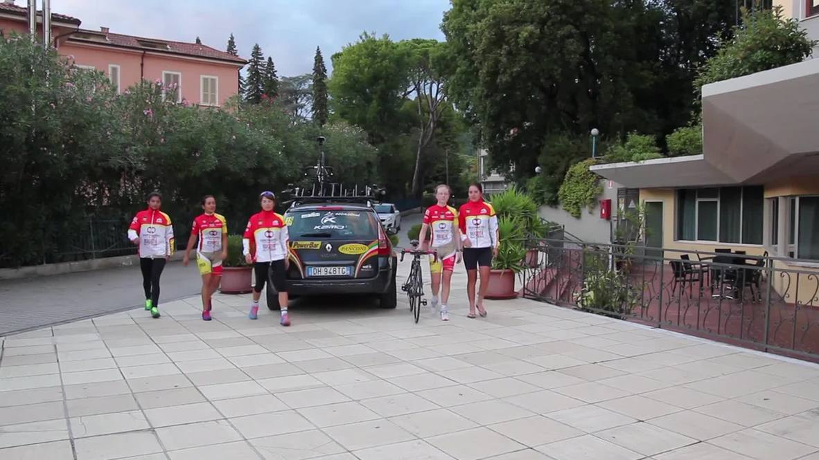 Italy: The 'naked' Colombian cyclists ( SPANISH SOTS)