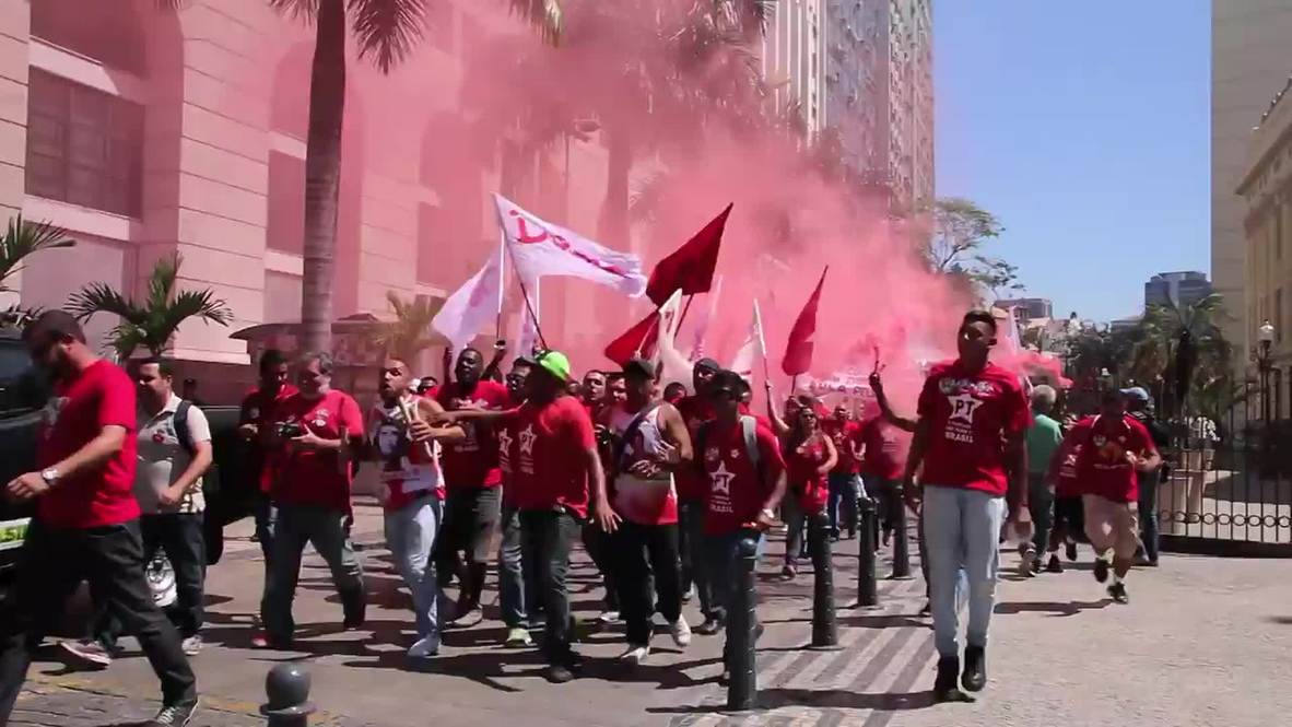 Brazil: Lula de Silva marches with the masses for Petrobras