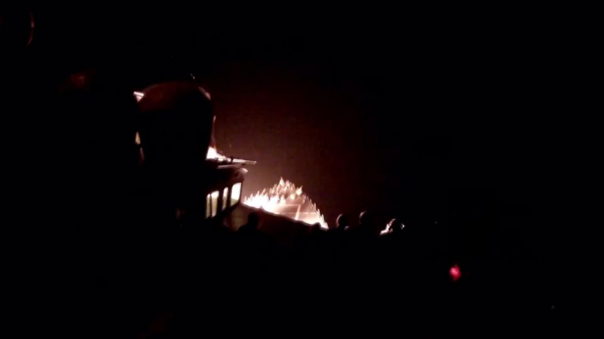 Red Sea: US destroyers fire hundreds of Tomahawks on IS from Red Sea