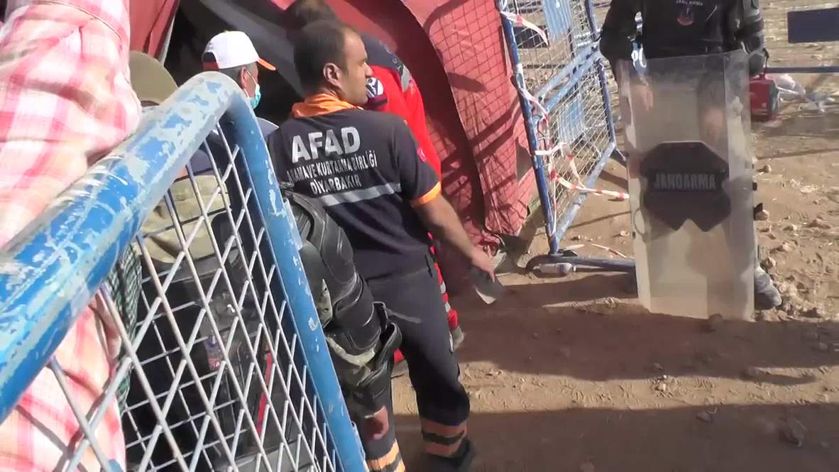 Turkey: Injured boy rushed to hospital after Syria border land-mine blast
