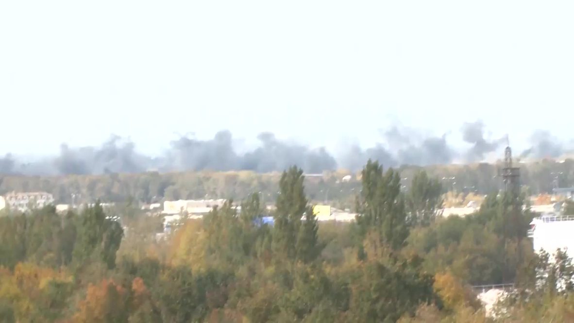 Ukraine: DNR forces battle for control of Donetsk airport