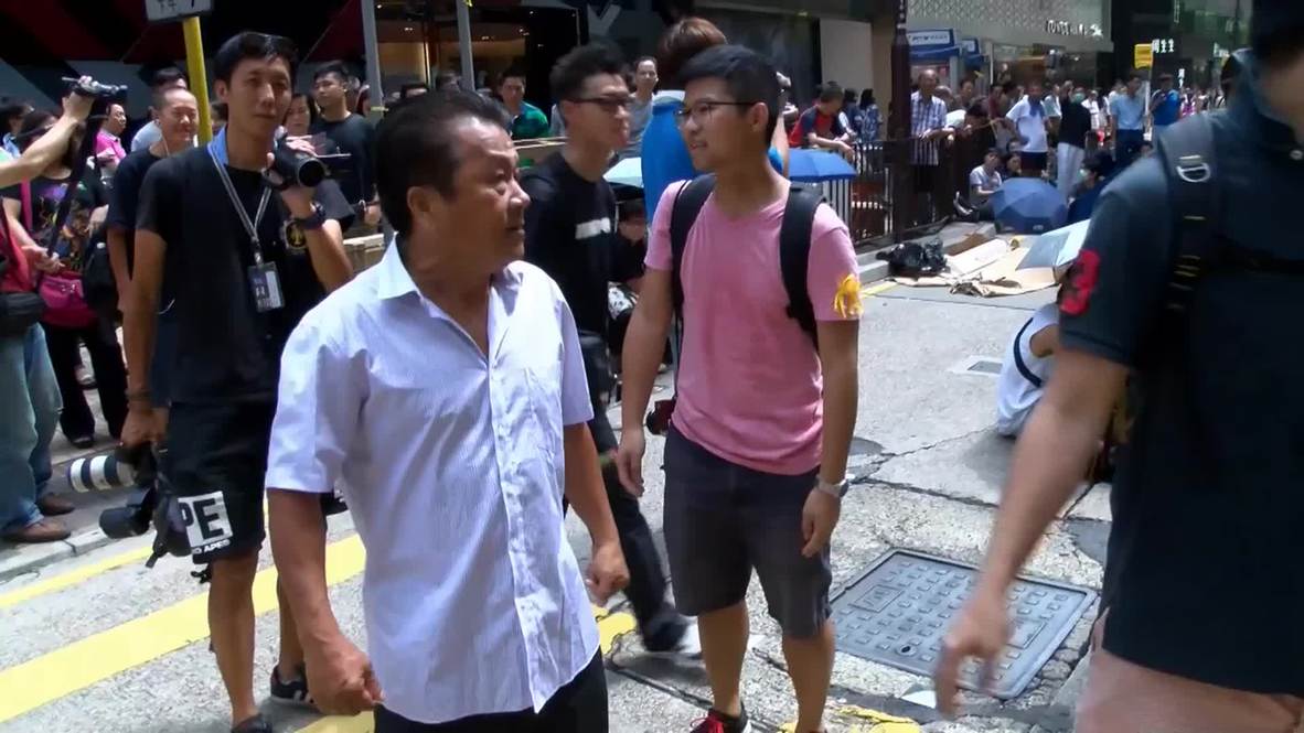 Hong Kong: 'Get out of here!' Local man spits contempt at protesters