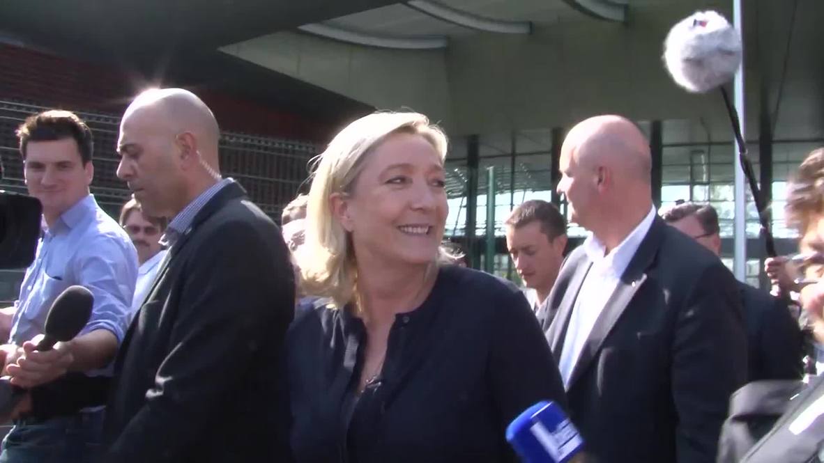 France: Marine Le Pen gets down and dirty at Europe's top livestock show