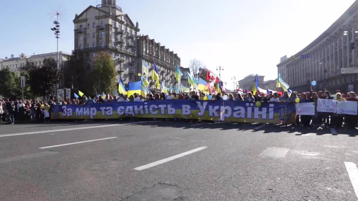 Ukraine: See thousands march in Kiev demanding peace