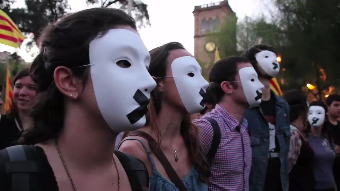 Spain: "No tribunal will cut our wings', indy protesters march in Barcelona