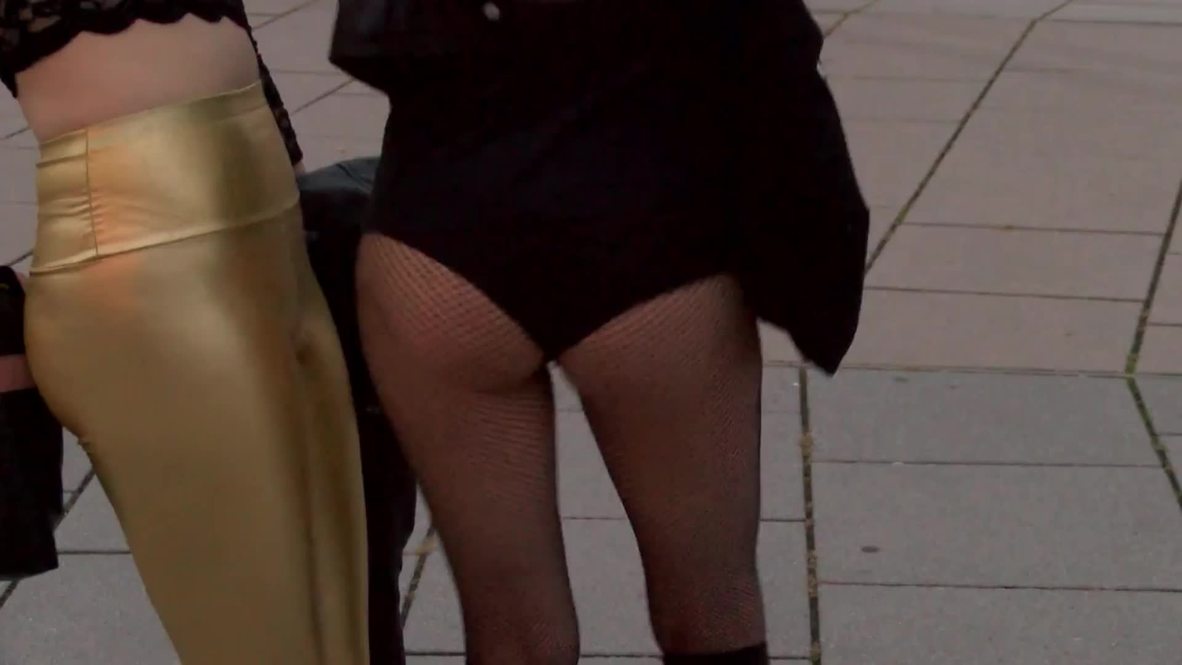 Germany: Berlin fans shake it Gaga style