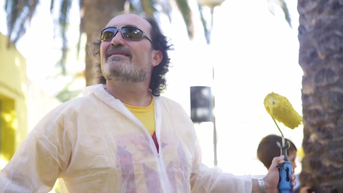 Spain: Yellow stands for independence in this defiant town