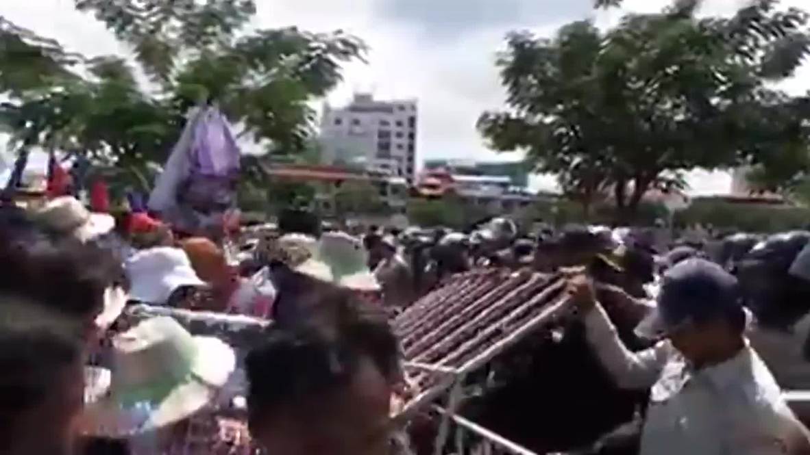 Cambodia: Rioting breaks out in Phnom Penh over alleged land grabs