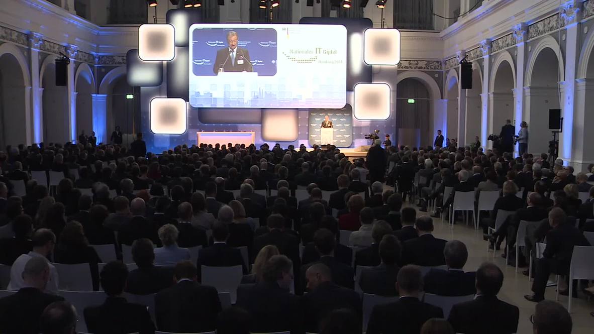 Germany: Merkel calls for data protection reform