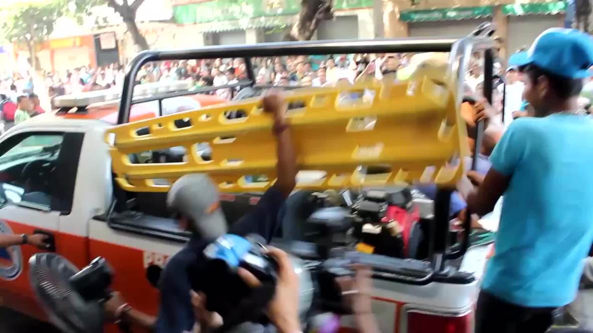 Mexico: Riots and looting rock Guerrero with students still missing