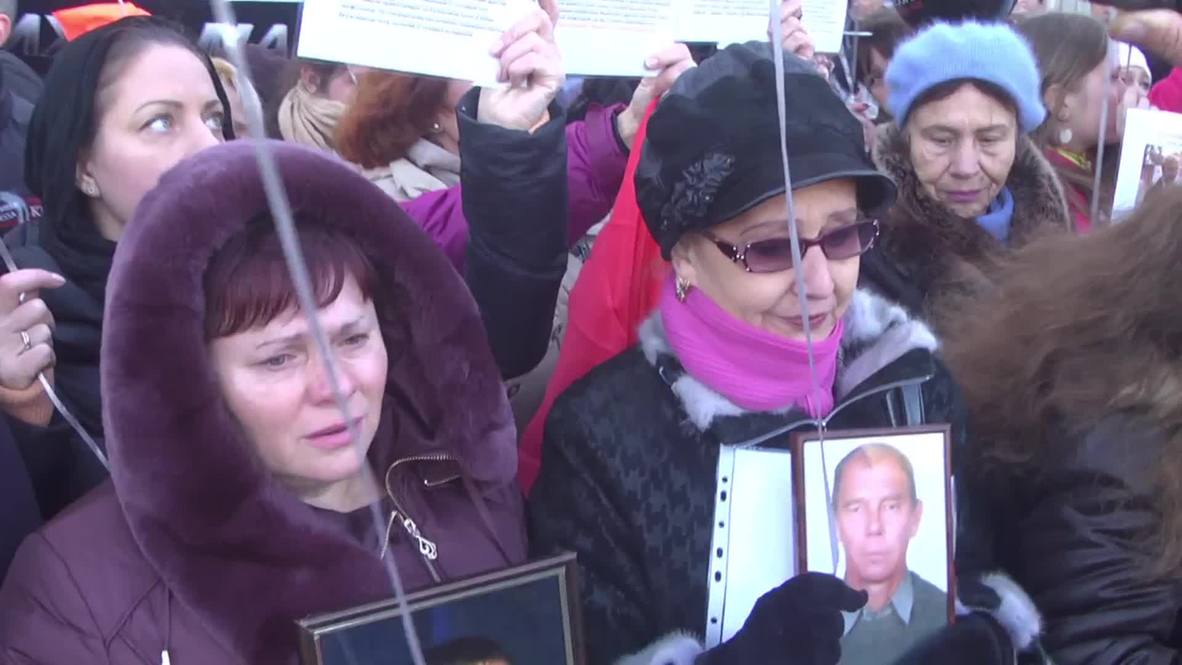 Ukraine: Mourners set off doves for victims of Odessa tragedy