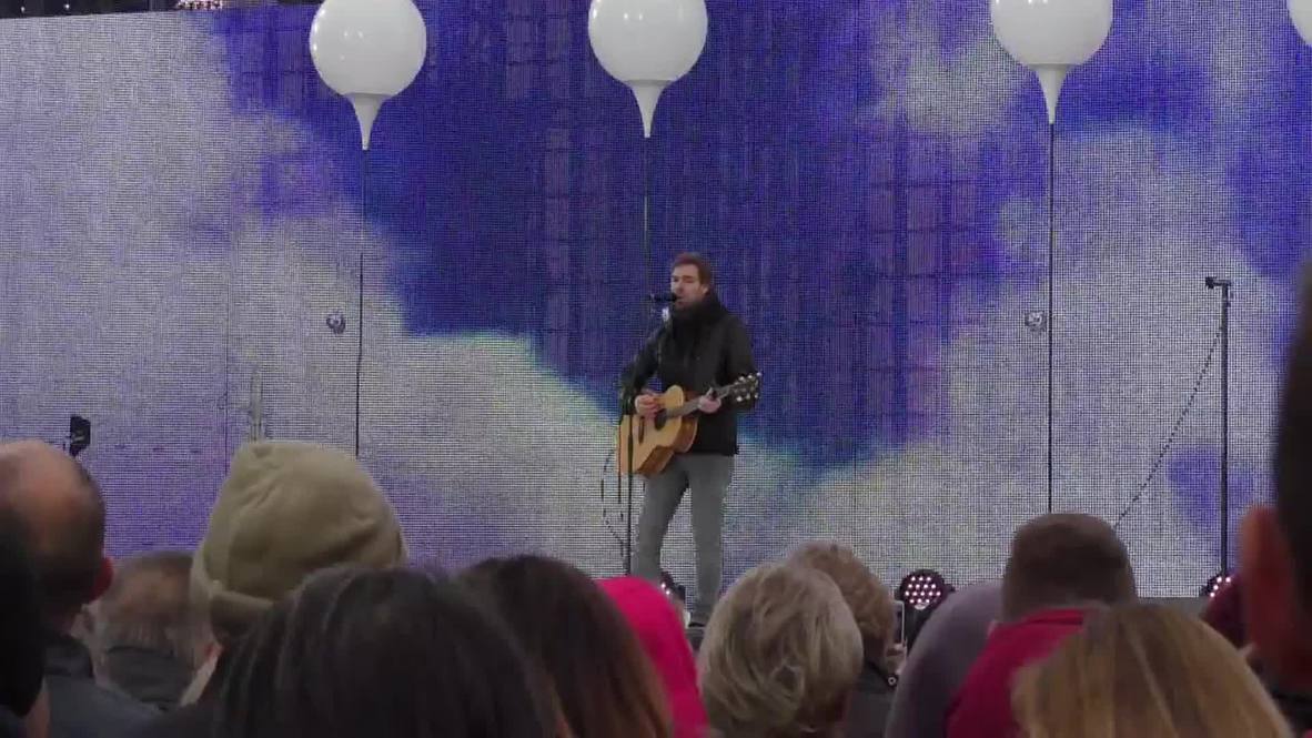 Germany: Berliners celebrate fall of the Wall anniversary