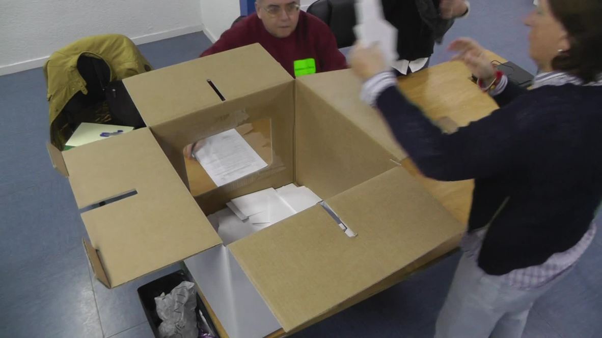Spain: Polls close in Catalonian indy ref