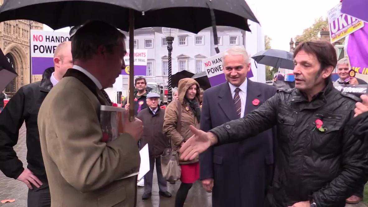UK: Farage leads protest against European Arrest Warrant in Westminster