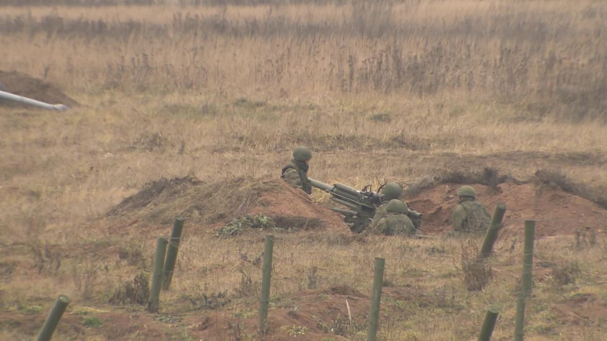 Russia: 300 servicemen and 30 units conduct drills just outside Moscow