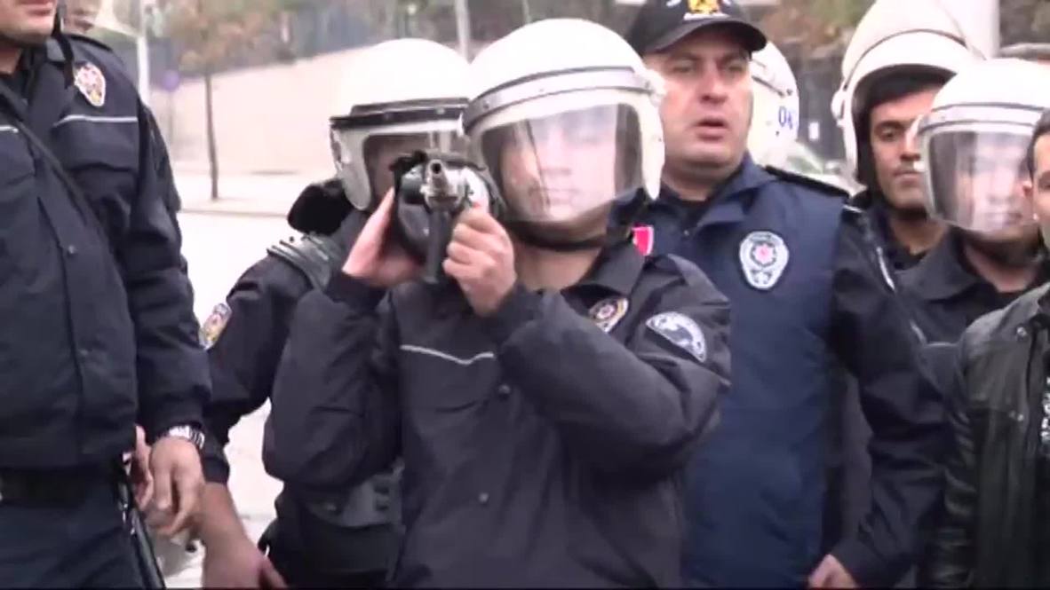 Turkey: Riot police fire tear gas at health workers