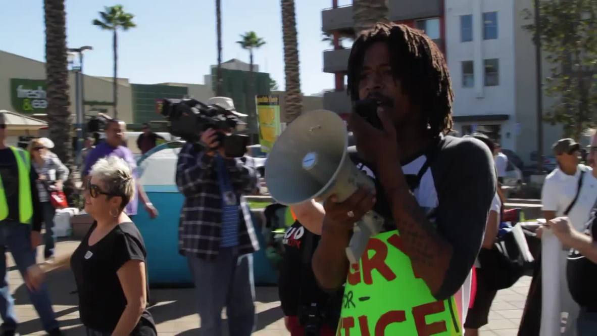 USA: These Walmart workers spent Black Friday demanding higher pay