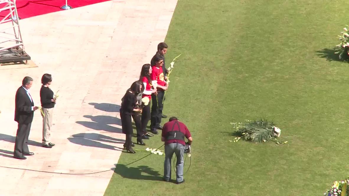 Mexico: RIP Chespirito! Thousands pay homage to Mexican legend