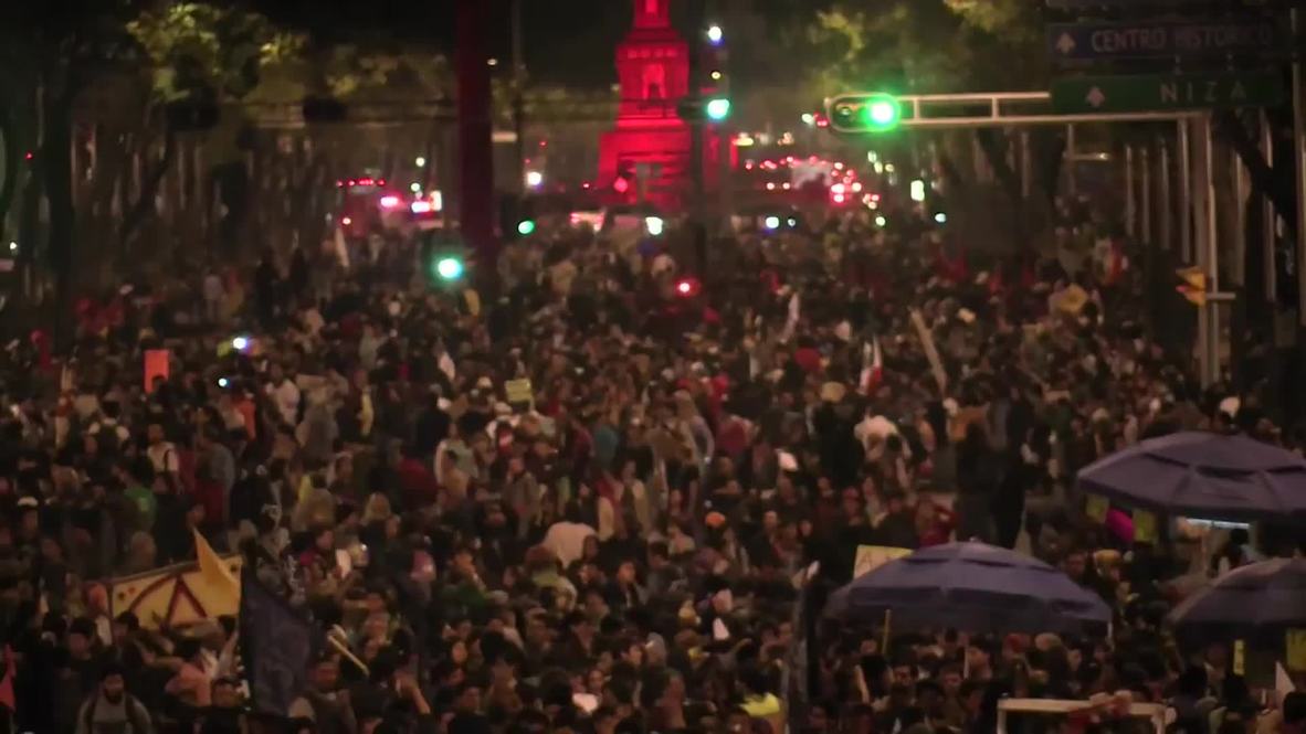 Mexico: "A country, not a morgue!" Thousands rally in Mexico City